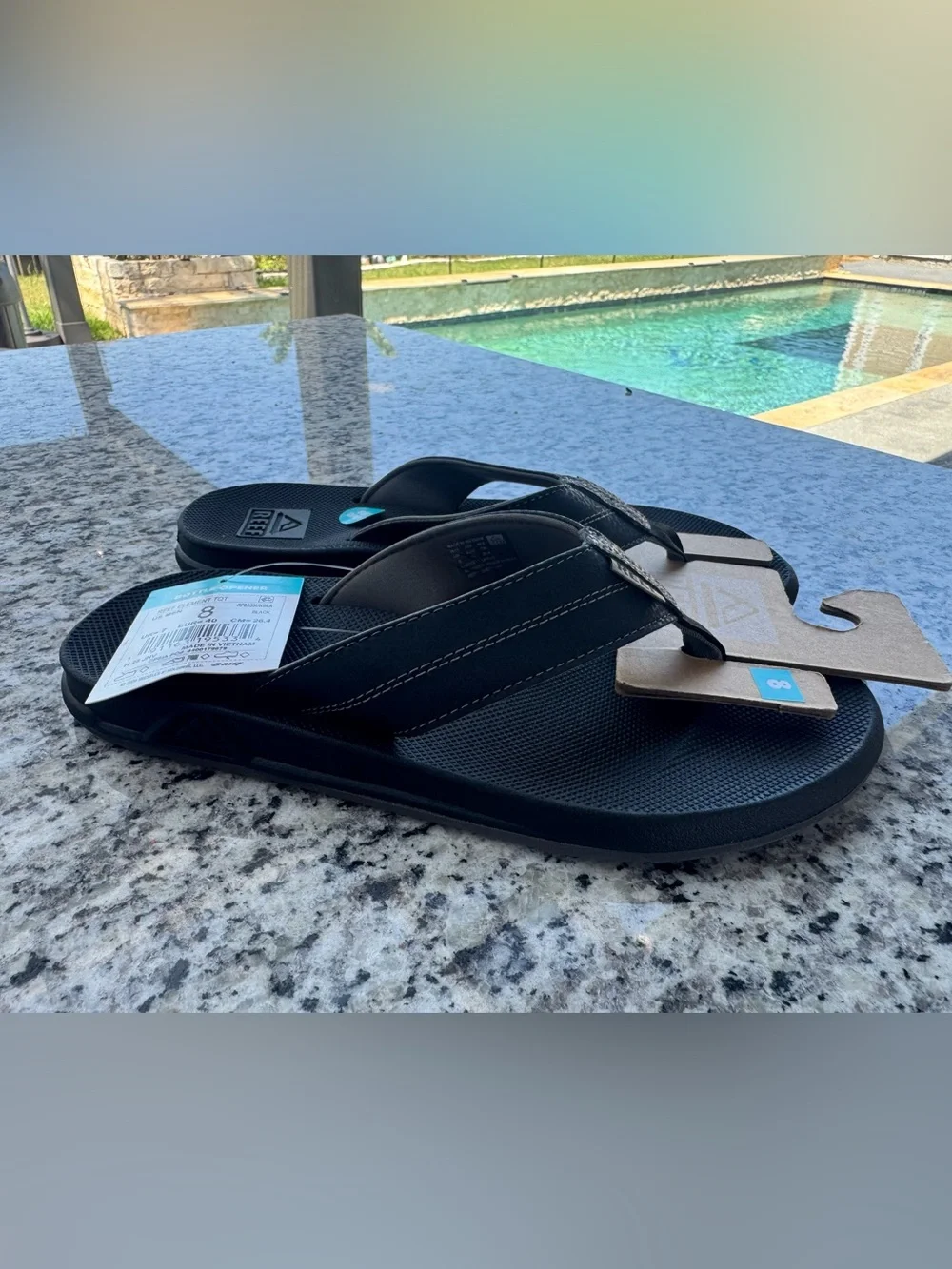 Reef Element Tot Bottle Opener Sandals Flip Flops Black Men’s 8 women’s 9.5